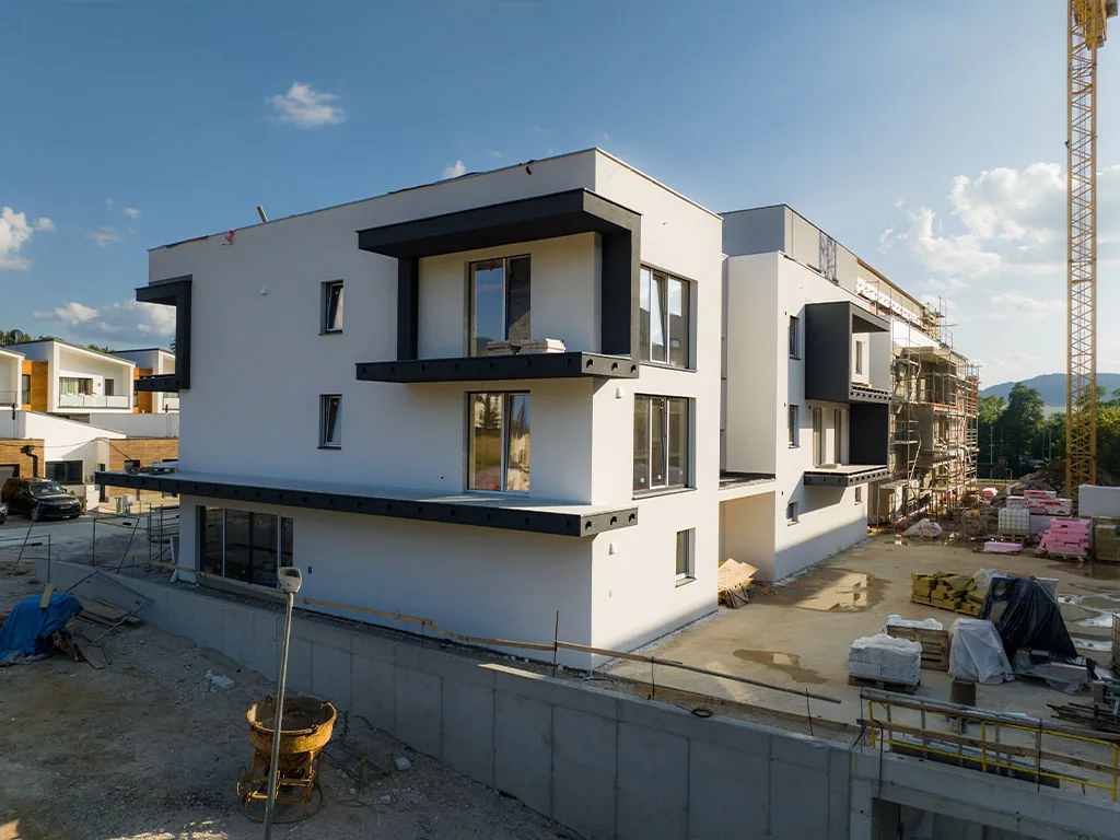 RajPark Residence – výstavba v júni 2023, záber 2